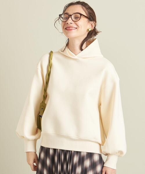 BEAUTY&YOUTH UNITED ARROWS(ビューティーアンドユースユナイテッドアローズ)の「【WEB限定】by ※ボリュームスリーブ フードプルオーバー -ウォッシャブル- ∴(パーカー・レディース・オフホワイト/ブラック/オレンジ/コバルトブルー・FREE)」の8枚目の写真