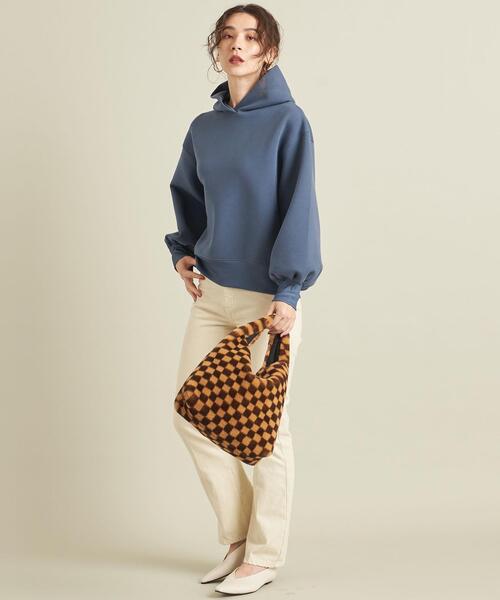 BEAUTY&YOUTH UNITED ARROWS(ビューティーアンドユースユナイテッドアローズ)の「【WEB限定】by ※ボリュームスリーブ フードプルオーバー -ウォッシャブル- ∴(パーカー・レディース・オフホワイト/ブラック/オレンジ/コバルトブルー・FREE)」の19枚目の写真
