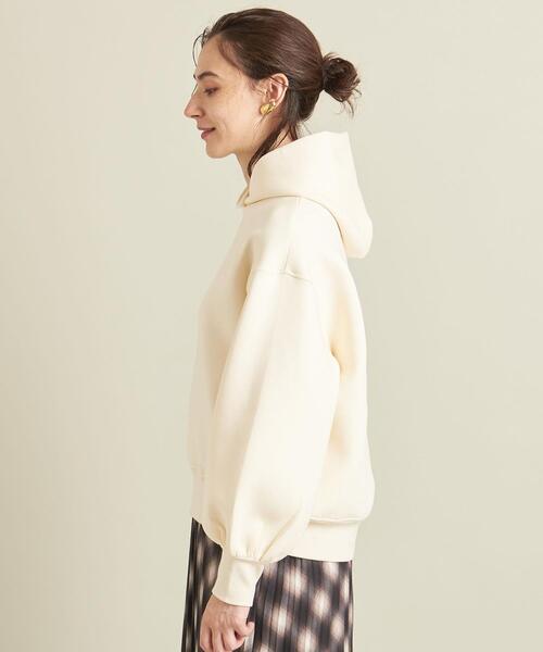 BEAUTY&YOUTH UNITED ARROWS(ビューティーアンドユースユナイテッドアローズ)の「【WEB限定】by ※ボリュームスリーブ フードプルオーバー -ウォッシャブル- ∴(パーカー・レディース・オフホワイト/ブラック/オレンジ/コバルトブルー・FREE)」の21枚目の写真