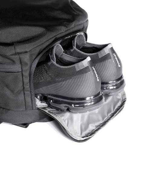 Aer（エアー）の「Aer Travel Pack 2 エアー トラベル パック 2 バックパック PC 15.6インチ 33L（バックパック/リュック・メンズ・ブラック・FREE）」の3枚目の写真