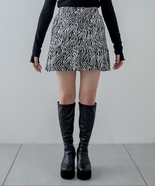RASVOA(ラスボア)の「パターンヘムプリーツミニスカート(スカート・レディース・ブラック/ブラウン・FREE)」の14枚目の写真