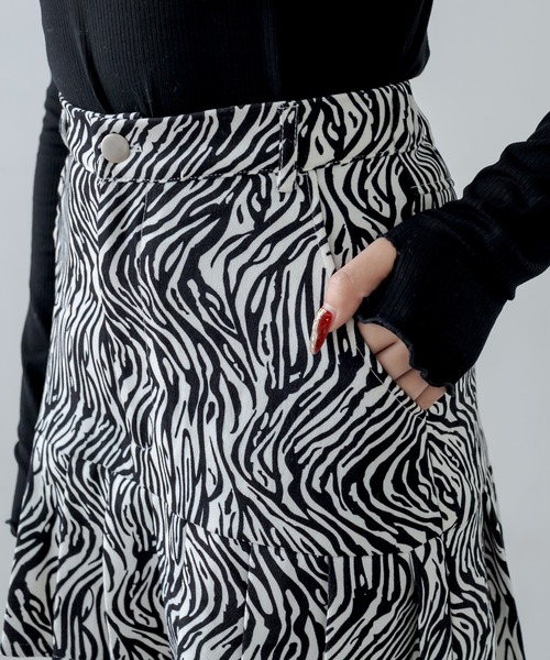 RASVOA(ラスボア)の「パターンヘムプリーツミニスカート(スカート・レディース・ブラック/ブラウン・FREE)」の19枚目の写真