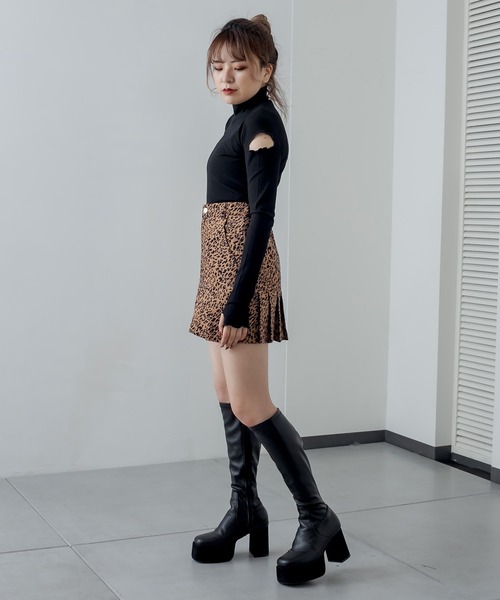 RASVOA(ラスボア)の「パターンヘムプリーツミニスカート(スカート・レディース・ブラック/ブラウン・FREE)」の13枚目の写真