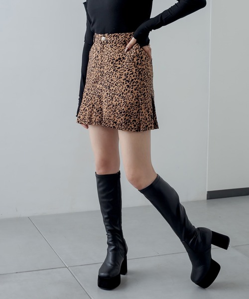 RASVOA(ラスボア)の「パターンヘムプリーツミニスカート(スカート・レディース・ブラック/ブラウン・FREE)」の10枚目の写真