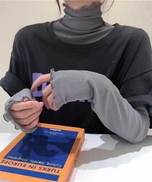 LAC-VERT（ラック・ヴェール）の「シアーハイネックトップス（Tシャツ/カットソー・レディース・ブラック/ベージュ/ブラウン/グレー/ホワイト/ピンク・FREE）」の4枚目の写真