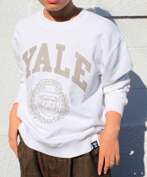 Johnbull Private labo(ジョンブルプライベートラボ)の「【+81BRANCA】カレッジスウェット / YALE(スウェット・レディース・ホワイト/ネイビー・MEDIUM/X-LARGE)」の18枚目の写真