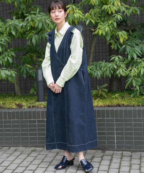 KBF(ケイビーエフ)の「2WAYフリルデニムワンピース(ワンピース・レディース・ワンウォッシュ/ブラック・ONE)」の16枚目の写真