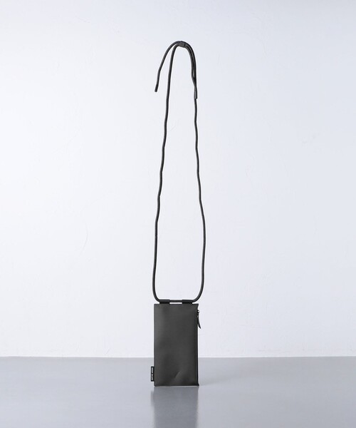 Native Union(ネイティブユニオン)の「<NATIVE UNION>SLING POUCH(スマホグッズ・レディース・ブラック/ベージュ・FREE)」の18枚目の写真
