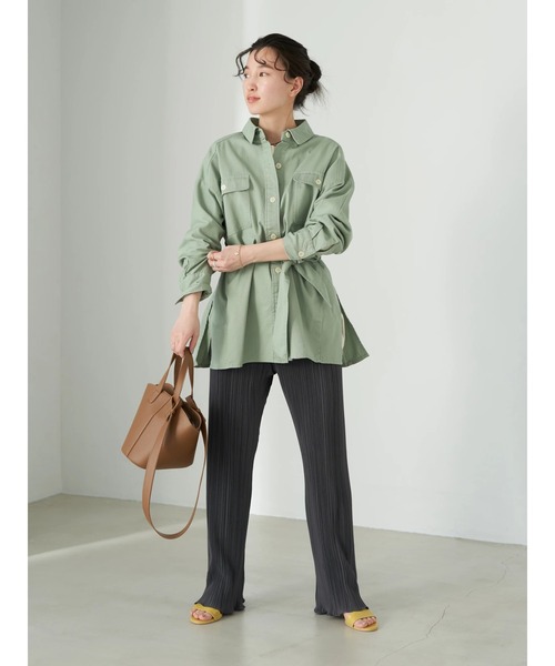 earth music&ecology(アースミュージックアンドエコロジー)の「すきな丈裾メロープリーツカットパンツ(長め丈)*(その他パンツ・レディース・チャコールグレー/グレイッシュベージュ/テラコッタ・FREE)」の9枚目の写真