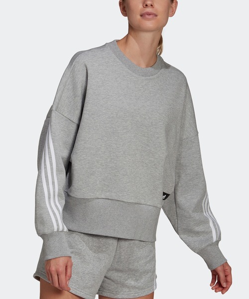 adidas（アディダス）の「アディダス スポーツウェア フューチャー アイコン スリーストライプス スウェットシャツ（スウェット・レディース・ブラック/ヘザーグレー・SMALL/MEDIUM/LARGE/X-LARGE/XX-LARGE）」の2枚目の写真