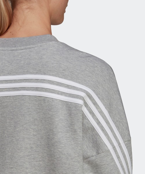 adidas（アディダス）の「アディダス スポーツウェア フューチャー アイコン スリーストライプス スウェットシャツ（スウェット・レディース・ブラック/ヘザーグレー・SMALL/MEDIUM/LARGE/X-LARGE/XX-LARGE）」の10枚目の写真