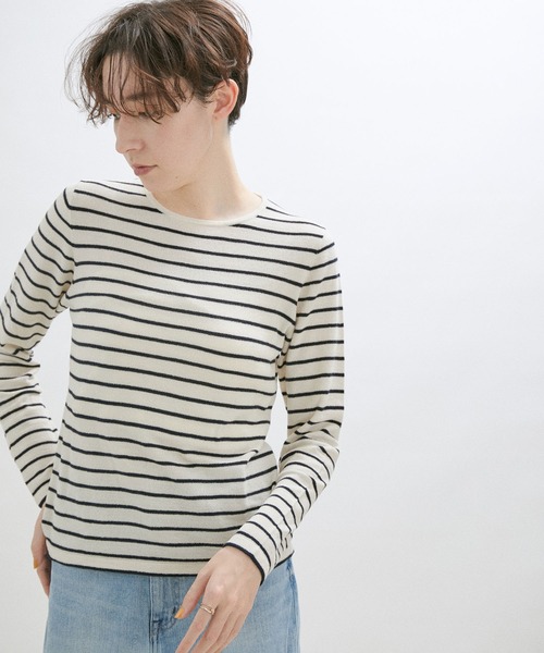 SALON adam et rope'（サロン アダム エ ロペ）の「【極上の肌ざわり】ロングスリーブプルオーバー -CreamyCotton /クリーミーコットン-（Tシャツ/カットソー・レディース・パープル/イエロー/ホワイト系その他2・FREE）」の2枚目の写真