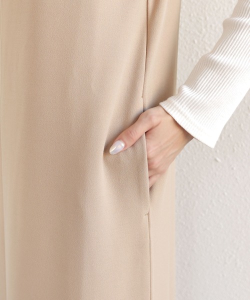 andme(アンドミー)の「梨地ポンチストレッチVネックワンピース(ワンピース・レディース・ブラック/ベージュ/グリーン/ネイビー/アイボリー/グレー系その他・M/L)」の15枚目の写真