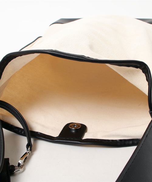 ap retro(アプレトロ)の「ワンハンドルバイカラーショルダーバック(ショルダーバッグ・レディース・ブラック/ライトブラウン・FREE)」の11枚目の写真