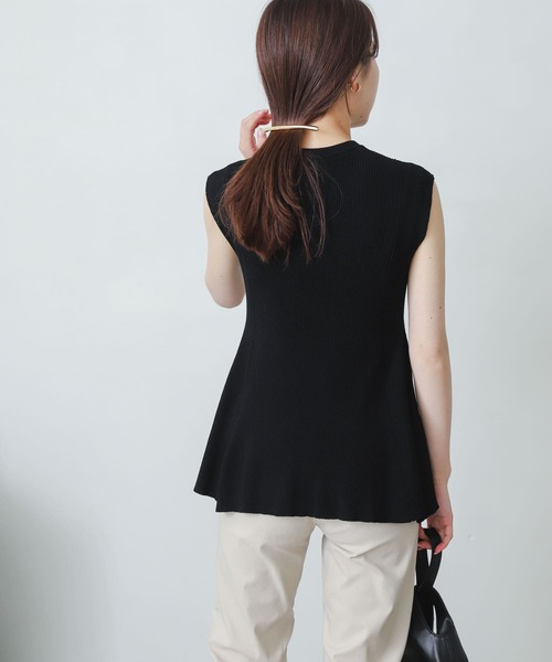 SENSE OF PLACE by URBAN RESEARCH（センスオブプレイスバイアーバンリサーチ）の「フレアノースリーブセーター（ニット/セーター・レディース・ブラック/レッド/ブルー/グリーン/ライトベージュ・ONE）」の12枚目の写真