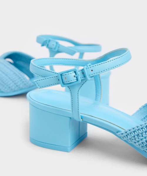 CHARLES & KEITH(チャールズ & キース)の「ニット ブロックヒールサンダル / Knitted Block Heel Sandals(サンダル・レディース・ブルー/ライラック/クリーム・25cm/23cm/24.5cm/25.5cm/22.5cm/23.5cm)」の13枚目の写真