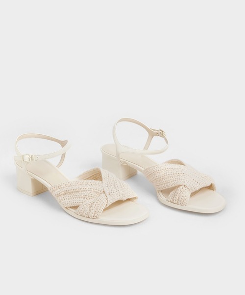 CHARLES & KEITH(チャールズ & キース)の「ニット ブロックヒールサンダル / Knitted Block Heel Sandals(サンダル・レディース・ブルー/ライラック/クリーム・25cm/23cm/24.5cm/25.5cm/22.5cm/23.5cm)」の5枚目の写真