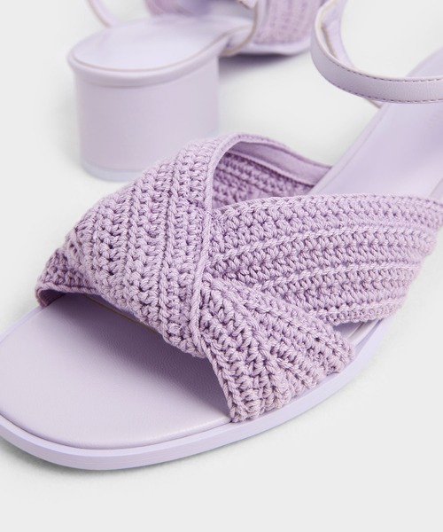 CHARLES & KEITH(チャールズ & キース)の「ニット ブロックヒールサンダル / Knitted Block Heel Sandals(サンダル・レディース・ブルー/ライラック/クリーム・25cm/23cm/24.5cm/25.5cm/22.5cm/23.5cm)」の17枚目の写真