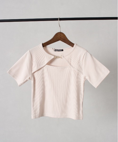 SpRay(スプレイ)の「テレコビットデコルテ開きカットソー(Tシャツ/カットソー・レディース・ホワイト/ブラック/アイボリー/ピンク系その他・FREE)」の3枚目の写真