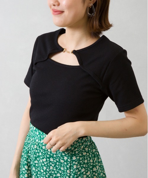 SpRay(スプレイ)の「テレコビットデコルテ開きカットソー(Tシャツ/カットソー・レディース・ホワイト/ブラック/アイボリー/ピンク系その他・FREE)」の1枚目の写真