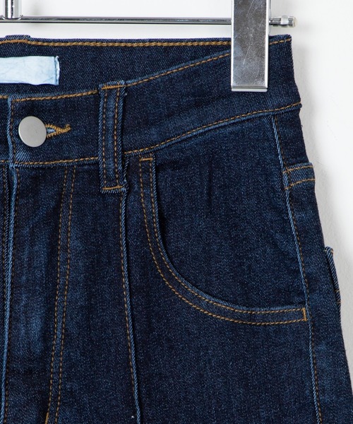 DuKKah(デュカ)の「Dukkah/【低身長向け】ピンタックデニムフレアパンツ(デニムパンツ・レディース・インディゴブルー/ブラック・X-SMALL/SMALL)」の10枚目の写真