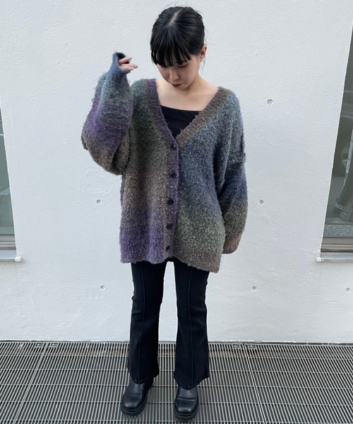 DuKKah(デュカ)の「Dukkah/【低身長向け】ピンタックデニムフレアパンツ(デニムパンツ・レディース・インディゴブルー/ブラック・X-SMALL/SMALL)」の6枚目の写真