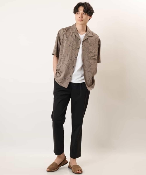 a.v.v（アーヴェヴェ）の「線画フラワープリントオープンカラーシャツ（シャツ/ブラウス・メンズ・モカ/ブラック・50/48/46）」の3枚目の写真