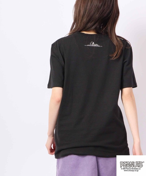 PEANUTS（ピーナッツ）の「PEANUTS スヌーピー 刺繍 Tシャツ ドッグハウス（Tシャツ/カットソー・メンズ・ホワイト/ブラック/ホワイト系その他/グレイッシュブルー/ホワイト系その他2/レッド/杢グレー/ブラック系その他・S/M/LL/L）」の12枚目の写真