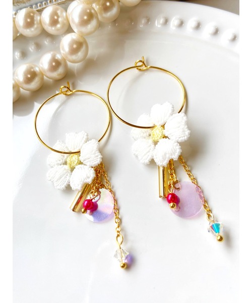 tone（トーン）の「【MUURABBTI】可愛いお花の フープピアス(MA)（ピアス（両耳用）・レディース・ゴールド・FREE）」の2枚目の写真