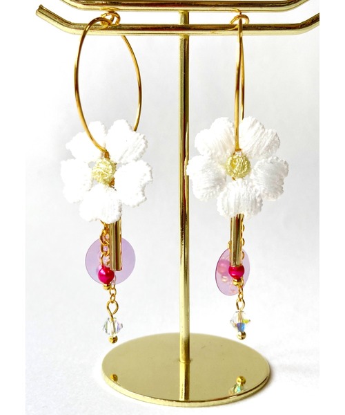 tone（トーン）の「【MUURABBTI】可愛いお花の フープピアス(MA)（ピアス（両耳用）・レディース・ゴールド・FREE）」の5枚目の写真