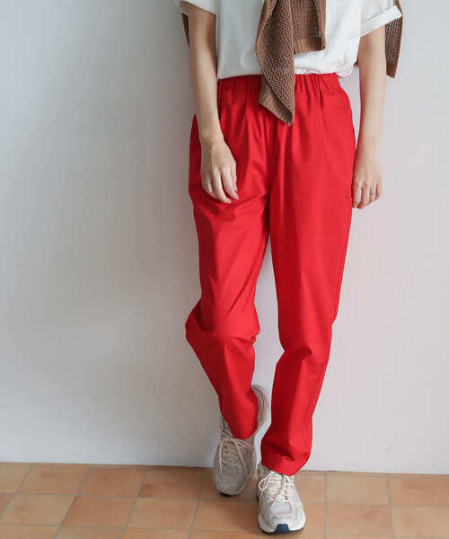 URBAN RESEARCH DOORS（アーバンリサーチドアーズ）の「カラーテーパードパンツ（その他パンツ・レディース・レッド/ロイヤルブルー・MEDIUM）」の3枚目の写真