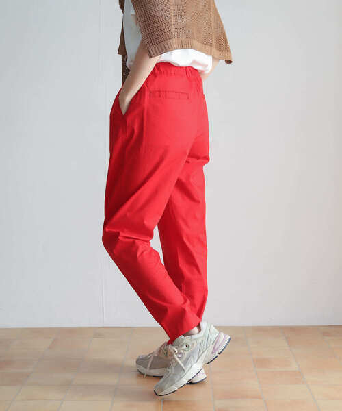 URBAN RESEARCH DOORS（アーバンリサーチドアーズ）の「カラーテーパードパンツ（その他パンツ・レディース・レッド/ロイヤルブルー・MEDIUM）」の6枚目の写真
