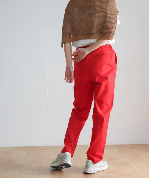 URBAN RESEARCH DOORS（アーバンリサーチドアーズ）の「カラーテーパードパンツ（その他パンツ・レディース・レッド/ロイヤルブルー・MEDIUM）」の7枚目の写真