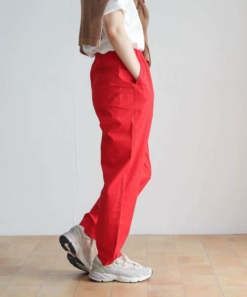 URBAN RESEARCH DOORS（アーバンリサーチドアーズ）の「カラーテーパードパンツ（その他パンツ・レディース・レッド/ロイヤルブルー・MEDIUM）」の8枚目の写真