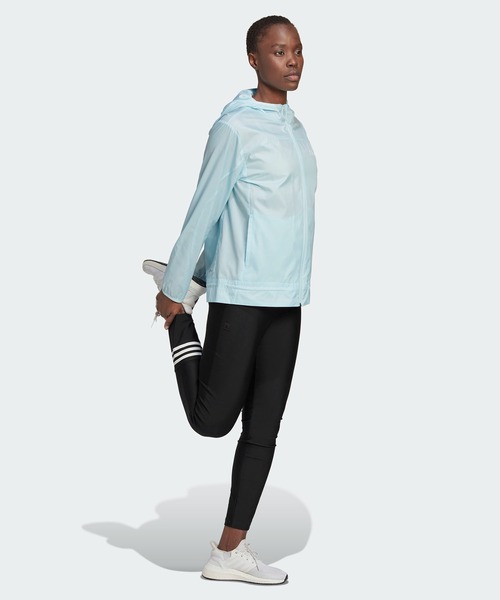 adidas（アディダス）の「AEROREADY ロゴ ランニングウインドブレーカー / アディダス（レディース）（ナイロンジャケット・レディース・ブラック/ブルー・MEDIUM/SMALL/LARGE/X-LARGE/XX-LARGE）」の13枚目の写真