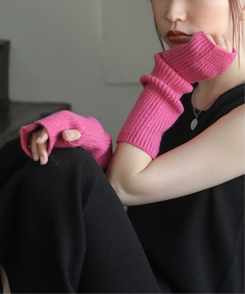 RAY CASSIN（レイカズン）の「もちもちカラーアームウォーマー（アームカバー・レディース・ブラック/ピンク/イエロー/キナリ・FREE）」の4枚目の写真