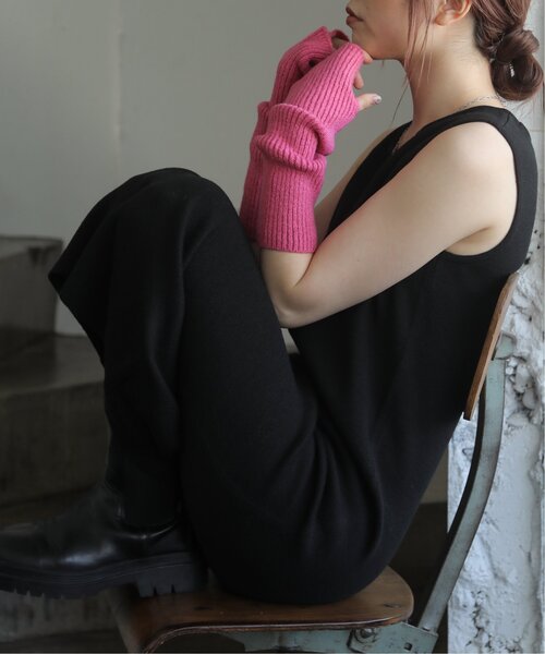 RAY CASSIN（レイカズン）の「もちもちカラーアームウォーマー（アームカバー・レディース・ブラック/ピンク/イエロー/キナリ・FREE）」の11枚目の写真