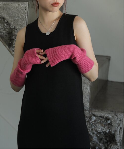 RAY CASSIN（レイカズン）の「もちもちカラーアームウォーマー（アームカバー・レディース・ブラック/ピンク/イエロー/キナリ・FREE）」の12枚目の写真