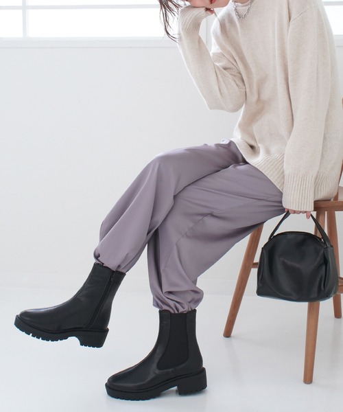 AmiAmi(アミアミ)の「トラックソール サイドゴアブーツ/サイドジップショートブーツ(ブーツ・レディース・ブラック・LL/S/M/L)」の12枚目の写真