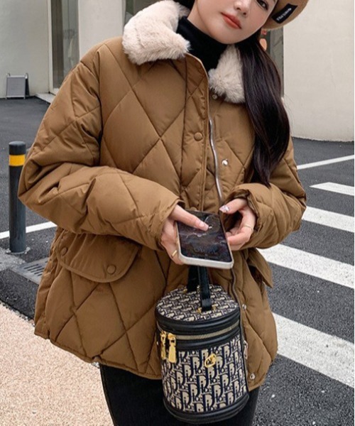 Dream garden（ドリームガーデン）の「フェックファー衿中綿ジャケットCOAT（その他アウター・レディース・ブラウン/ブラック/アイボリー・FREE）」の2枚目の写真