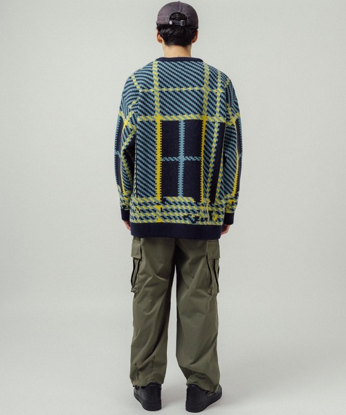 Revo.（レボ）の「5G ビッグチェックパターンジャガード クルーネックニット（ニット/セーター・メンズ・グリーン/ブルー/グレー・L/M）」の15枚目の写真
