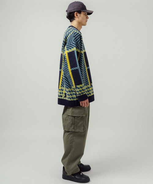 Revo.（レボ）の「5G ビッグチェックパターンジャガード クルーネックニット（ニット/セーター・メンズ・グリーン/ブルー/グレー・L/M）」の14枚目の写真