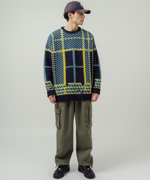 Revo.（レボ）の「5G ビッグチェックパターンジャガード クルーネックニット（ニット/セーター・メンズ・グリーン/ブルー/グレー・L/M）」の13枚目の写真