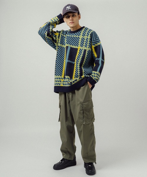 Revo.（レボ）の「5G ビッグチェックパターンジャガード クルーネックニット（ニット/セーター・メンズ・グリーン/ブルー/グレー・L/M）」の6枚目の写真