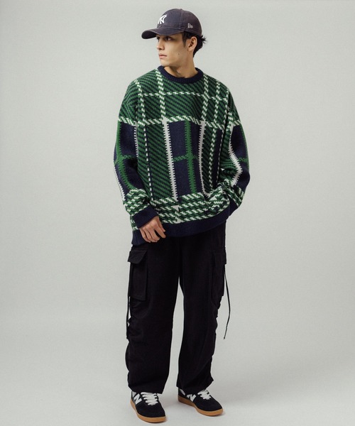 Revo.（レボ）の「5G ビッグチェックパターンジャガード クルーネックニット（ニット/セーター・メンズ・グリーン/ブルー/グレー・L/M）」の8枚目の写真