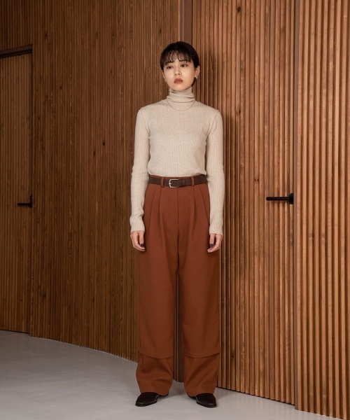 Amiur（エミレ）の「silky touch rib high neck（ニット/セーター・レディース・ブラック/アイボリー/ベージュ・FREE）」の7枚目の写真