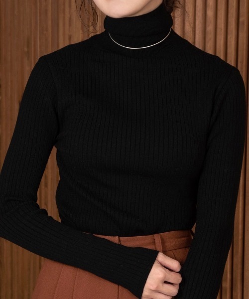 Amiur（エミレ）の「silky touch rib high neck（ニット/セーター・レディース・ブラック/アイボリー/ベージュ・FREE）」の10枚目の写真