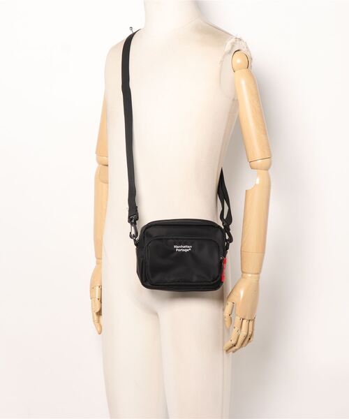 Manhattan Portage(マンハッタンポーテージ)の「The Broome Shoulder Bag Matte Twill(ショルダーバッグ・メンズ・ブラック・X-SMALL)」の15枚目の写真