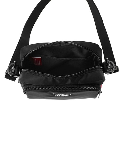Manhattan Portage(マンハッタンポーテージ)の「The Broome Shoulder Bag Matte Twill(ショルダーバッグ・メンズ・ブラック・X-SMALL)」の16枚目の写真