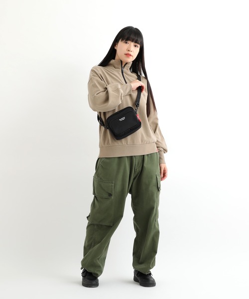 Manhattan Portage(マンハッタンポーテージ)の「The Broome Shoulder Bag Matte Twill(ショルダーバッグ・メンズ・ブラック・X-SMALL)」の3枚目の写真